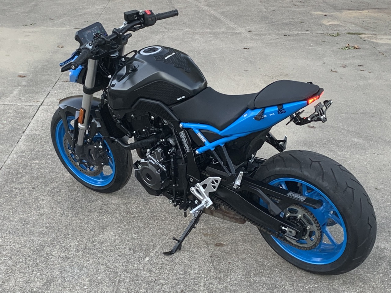 2023 SUZUKI GSX-8S